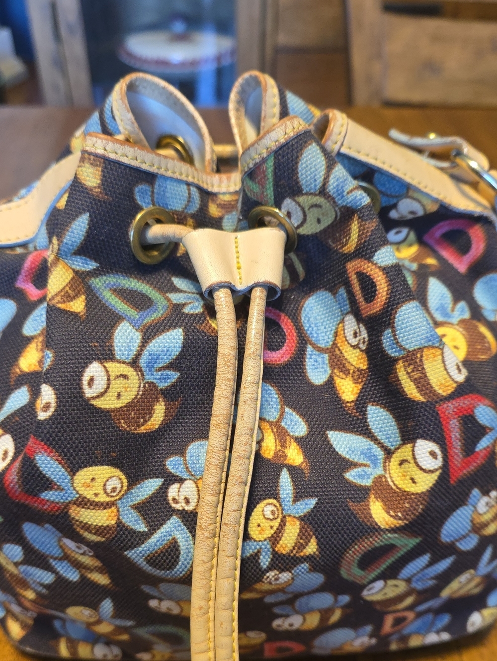 Dooney & Bourke  Bee Print Drawstring Shoulder Bag Rare - Picture 10 of 16